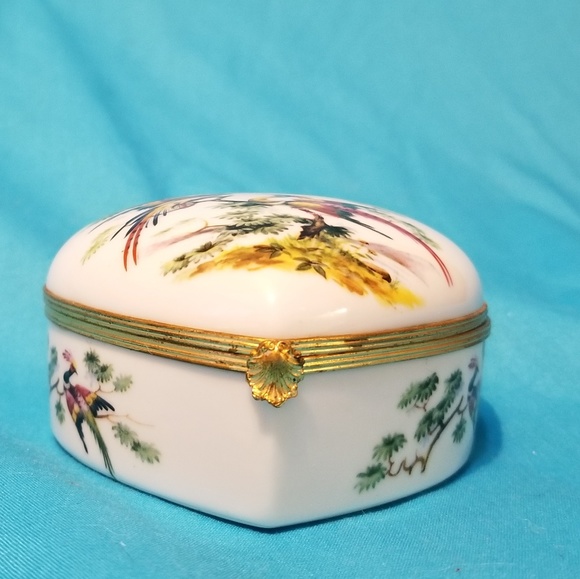 Vintage Limoges Heart Shaped Hinged Trinkebox - Picture 5 of 8